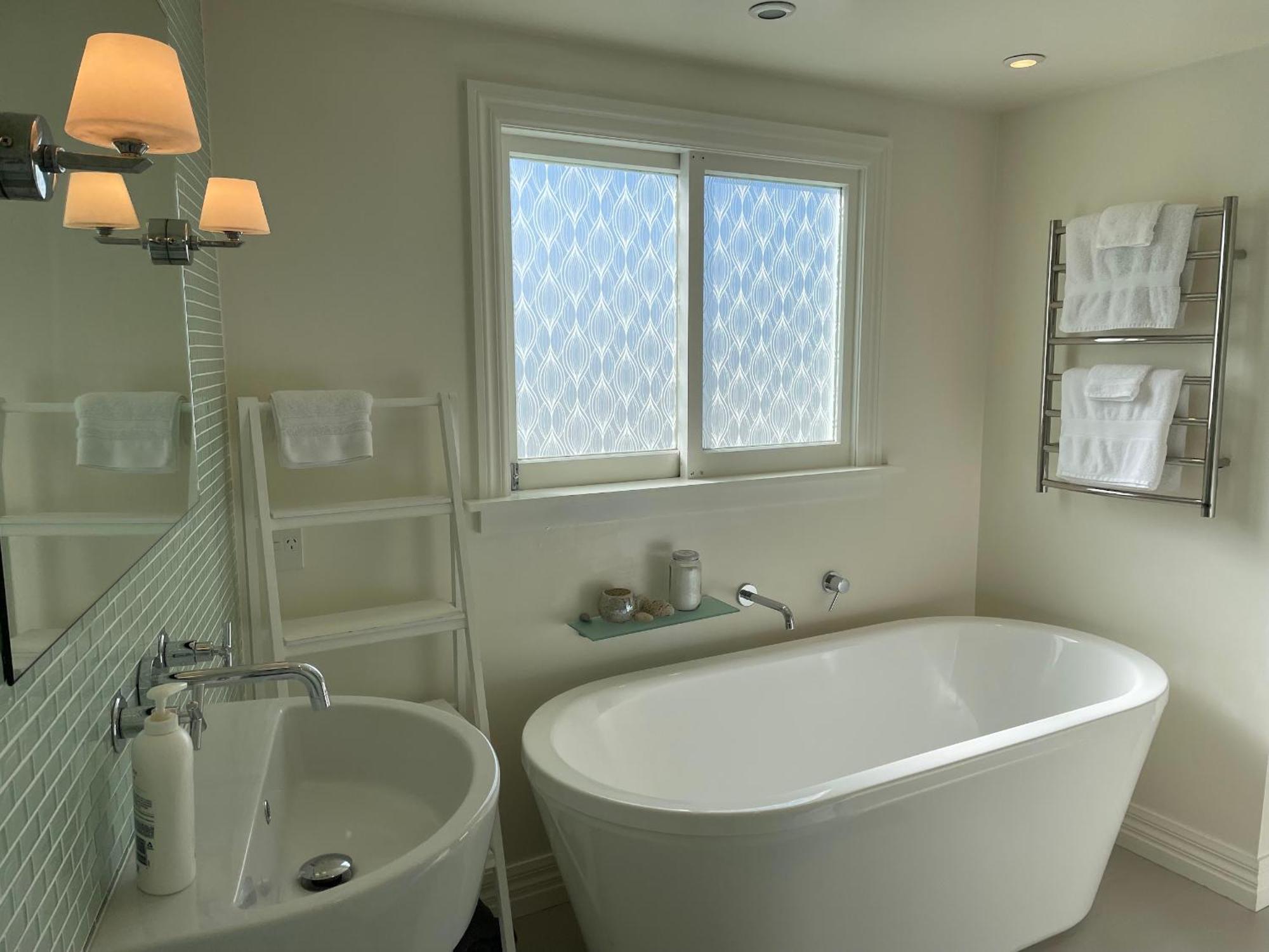 Incredible Views! Luxurious Studio & Outdoor Living Wellington Eksteriør billede